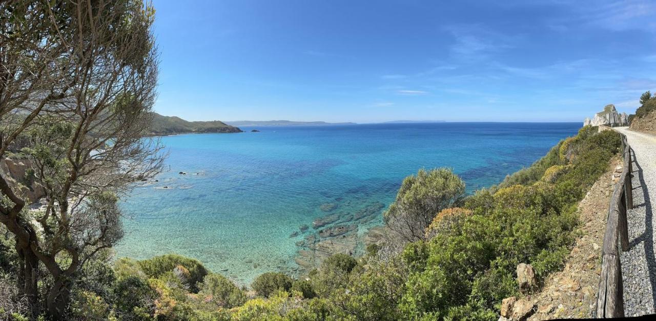 Casa Valery Wonderful Sea View Apartment Порто Ротондо Екстериор снимка