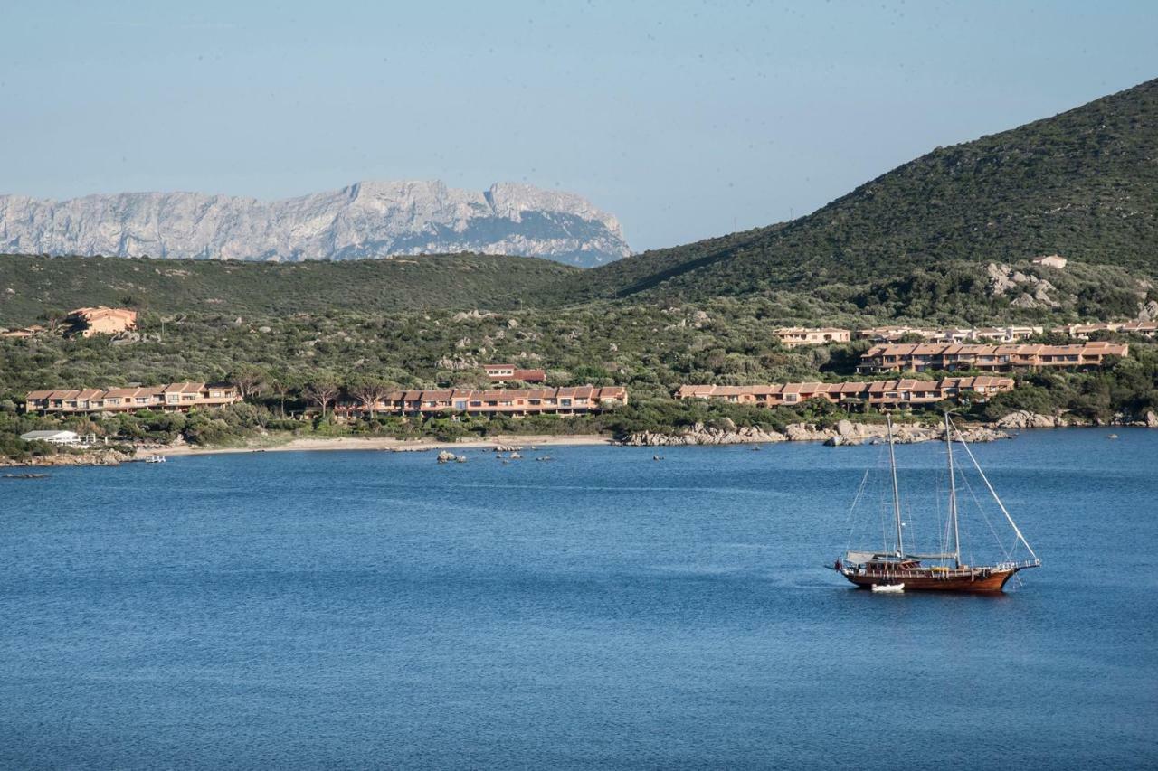 Casa Valery Wonderful Sea View Apartment Порто Ротондо Екстериор снимка
