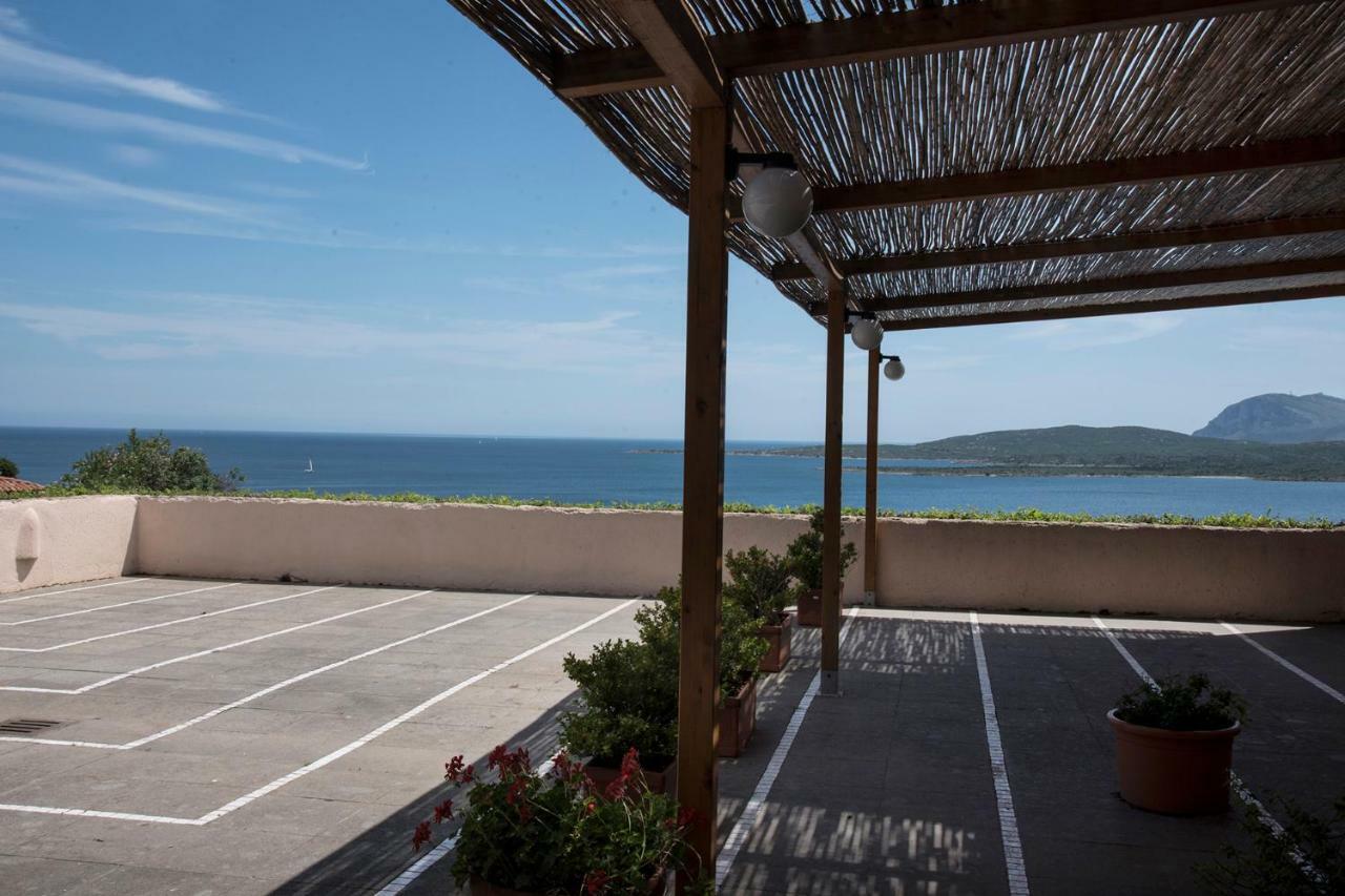 Casa Valery Wonderful Sea View Apartment Порто Ротондо Екстериор снимка
